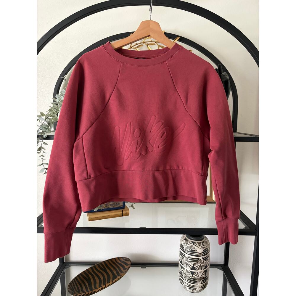 Nike Dri-FIT Cropped Sweatshirt Womens Small Burgundy Embossed Logo Pullover